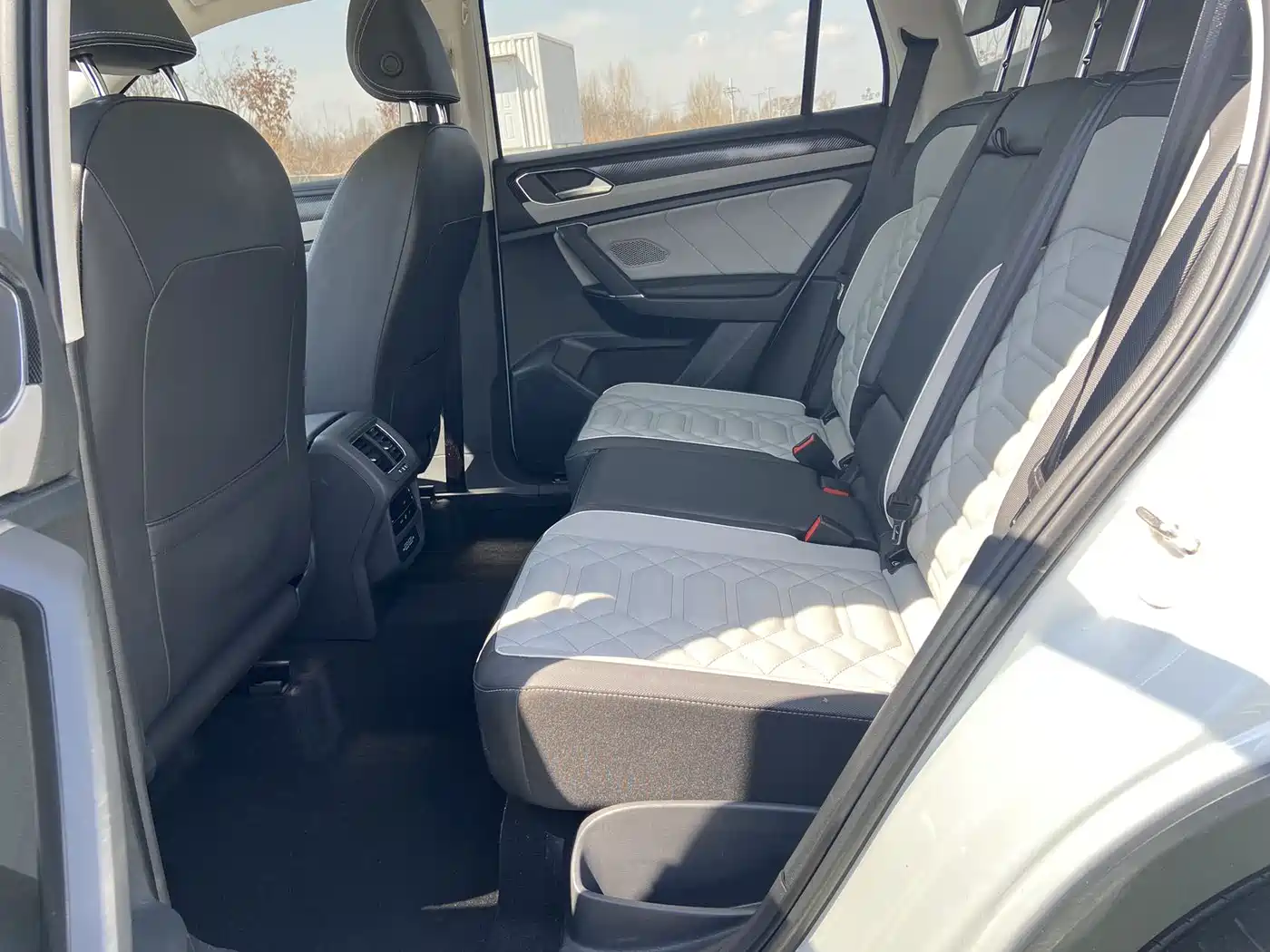 Volkswagen Tayron 2023 280TSI 2WD Luxury Plus Advanced Edition фото 5