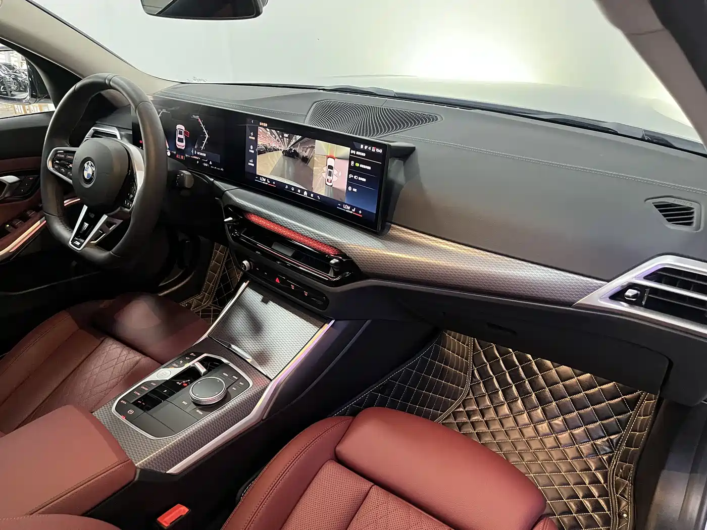 BMW 3 Series 2025 330Li M Sport Night Edition фото 12