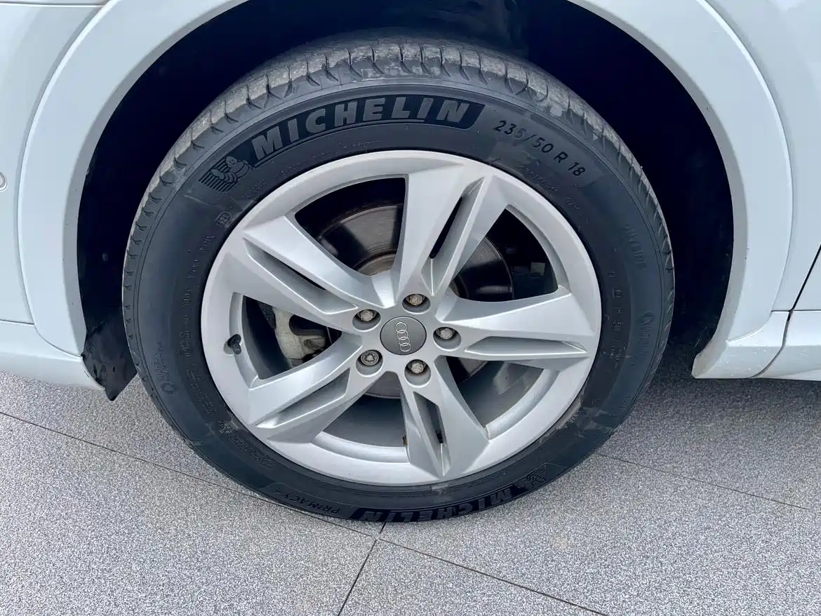 Audi Q3 2016 35 TFSI quattro All-Wheel Drive Fashion Edition фото 12