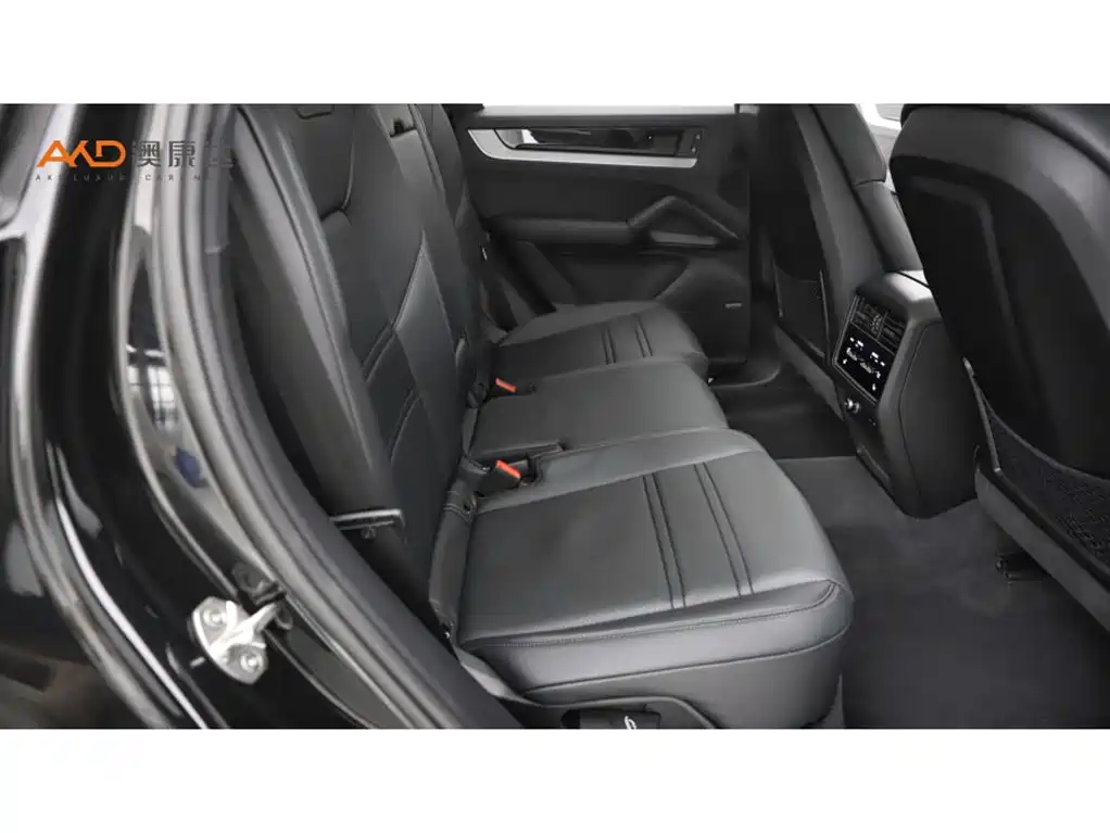 Photo 8 - Porsche Cayenne