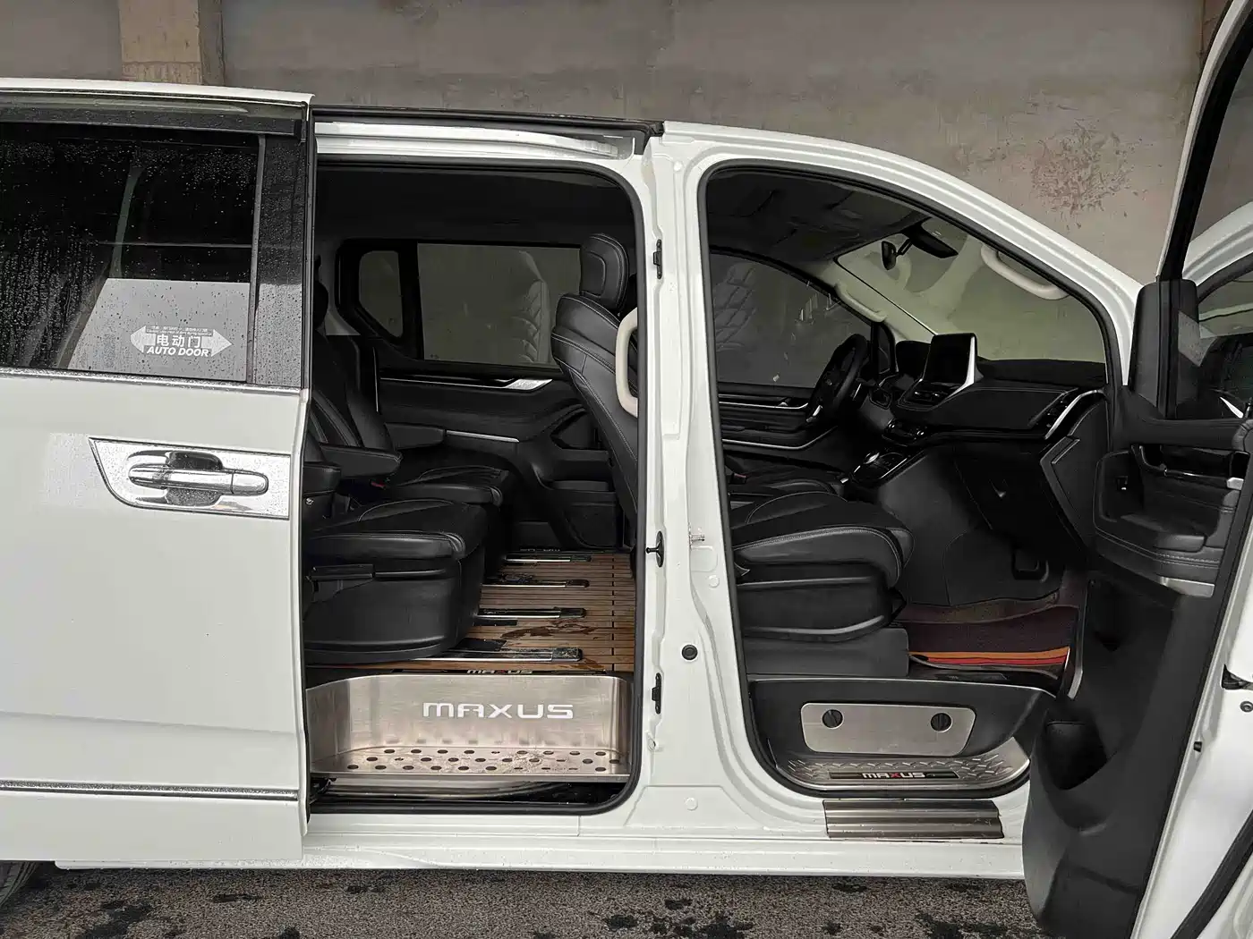 SAIC Maxus Maxus G20 2023 PLUS 2.0T Diesel Automatic Luxury Touring Edition фото 3