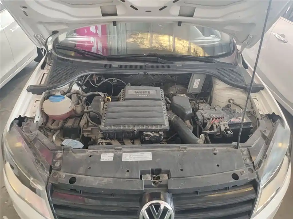 Volkswagen Jetta 2015 1.6L Manual Trend фото 20