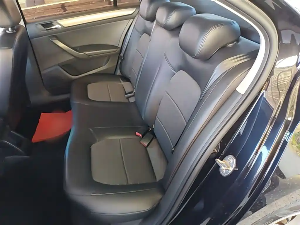 Volkswagen Santana 2015 1.6L Manual Comfort Edition фото 13