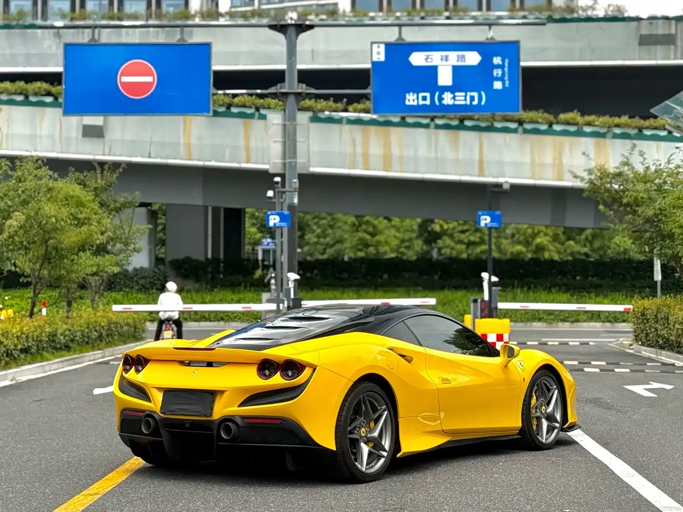 Ferrari F8 2021 2019 Tributo 3.9T V8
