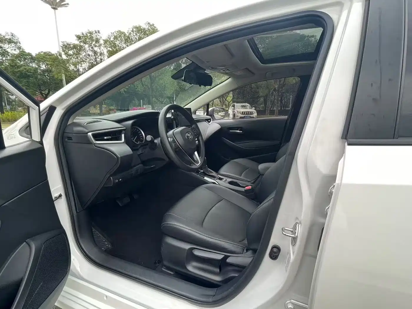 Toyota Corolla 2021 1.2T S-CVT Elite PLUS Edition фото 4