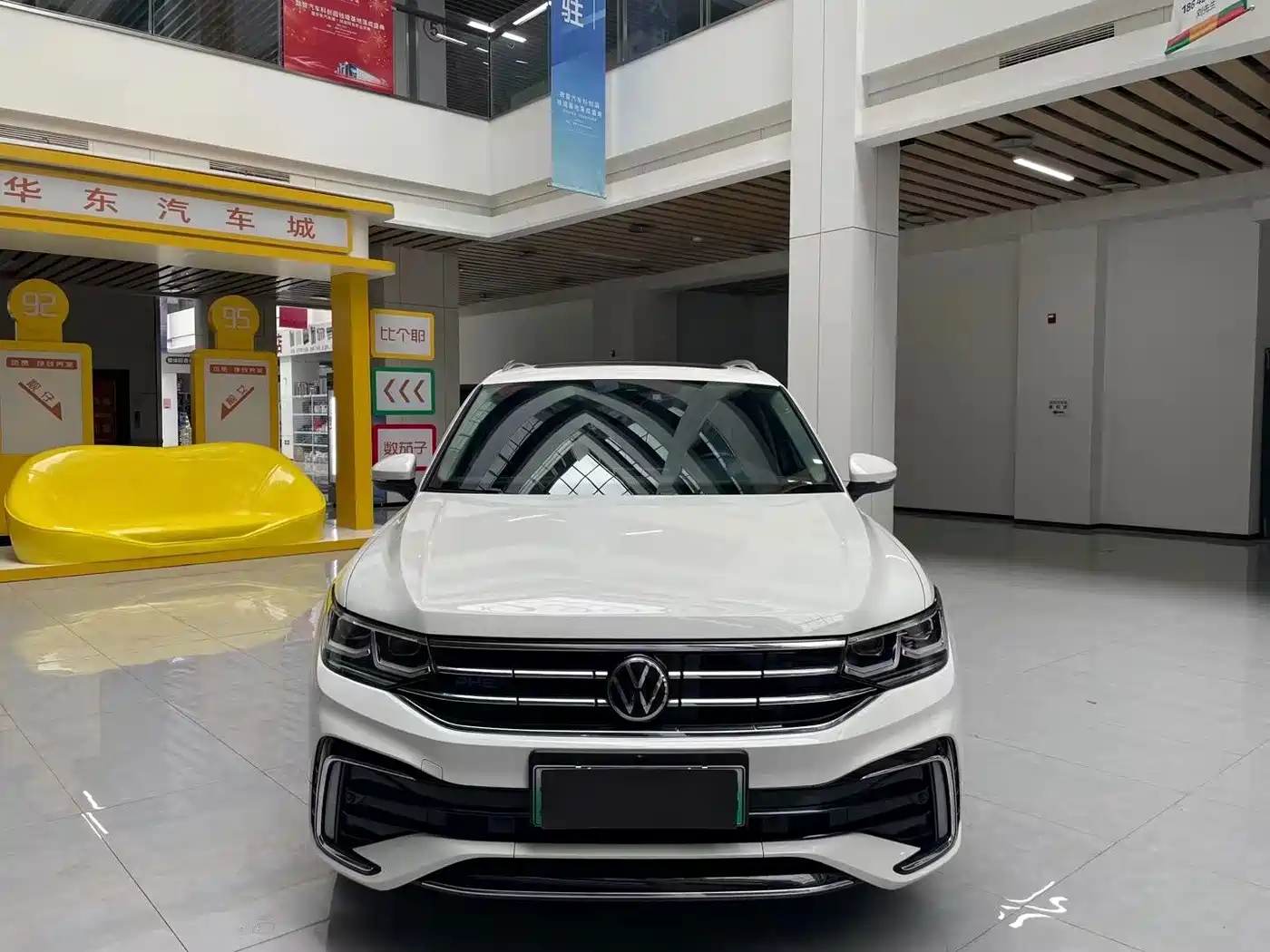 Фото 2 - Volkswagen Tiguan L PHEV