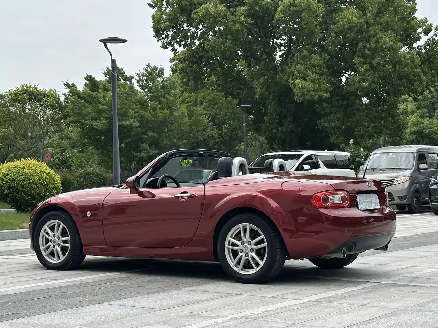 Mazda MX-5 2011 2009 2.0