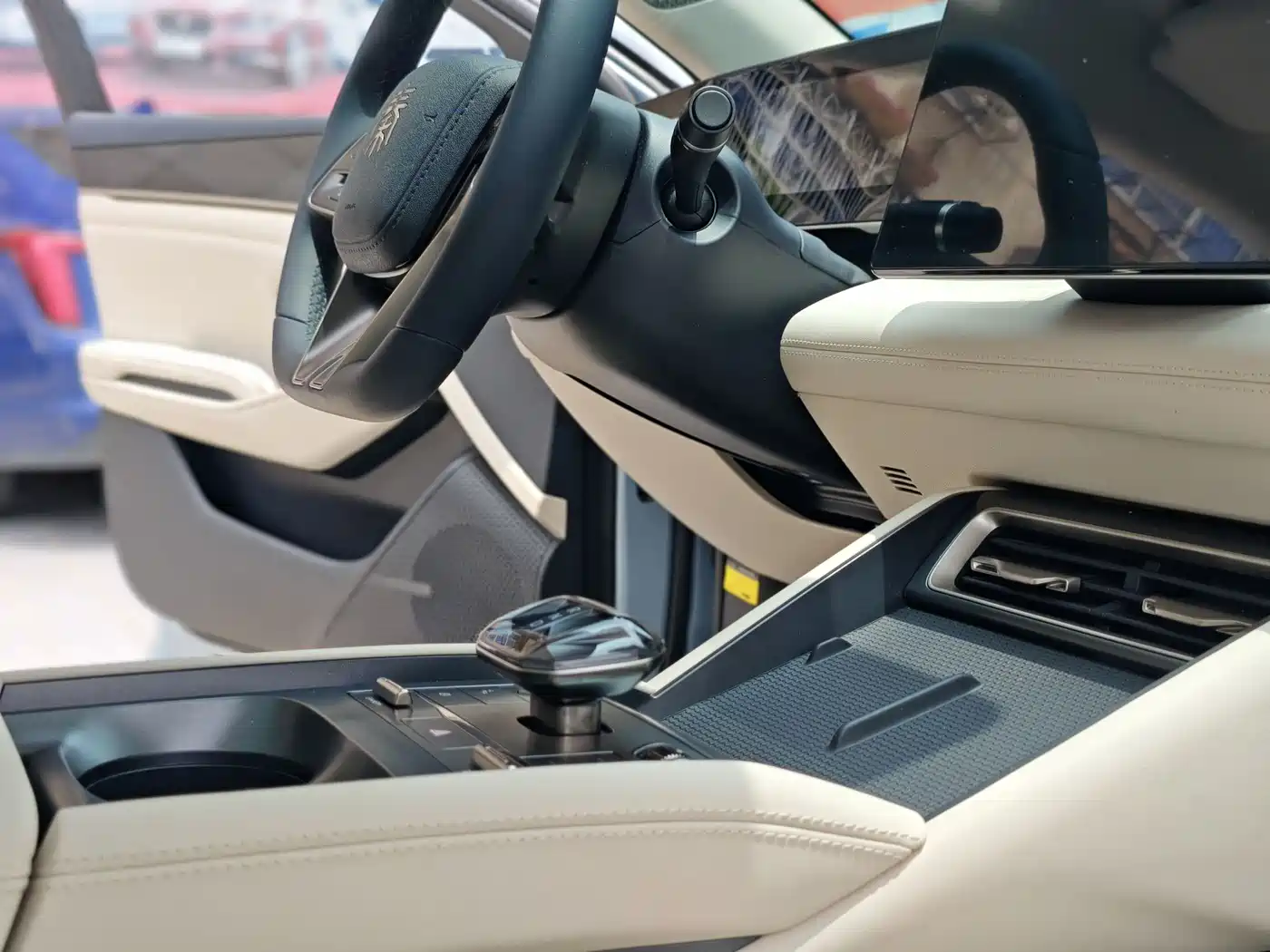 BYD Qin L 2024 DM-i 120KM Superior Edition фото 11