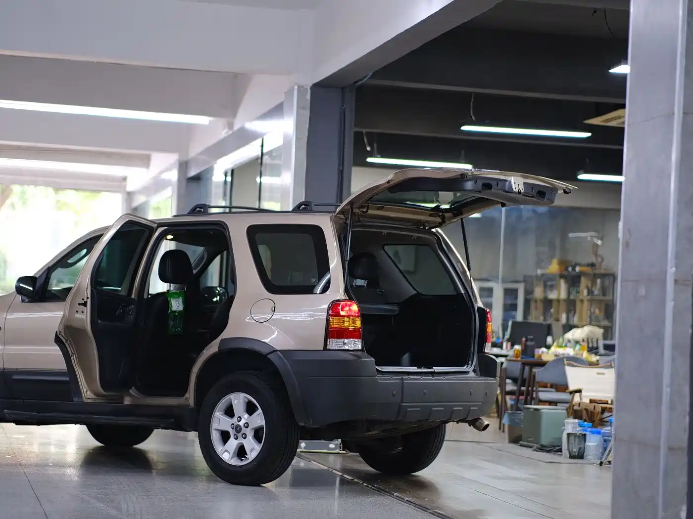 Ford Escape (Import) 2007 2005 3.0 AT