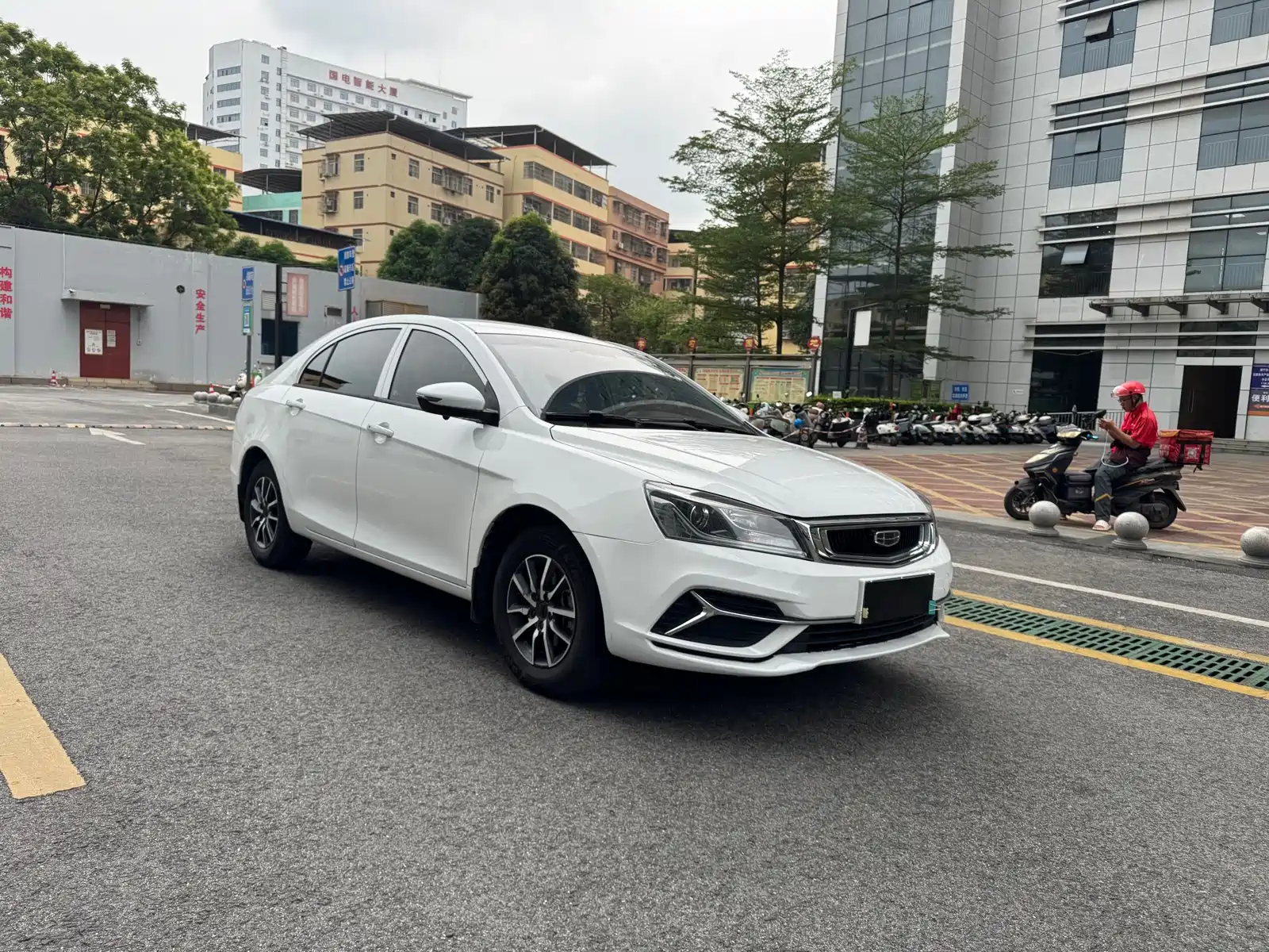 Фото 3 - Geely Emgrand