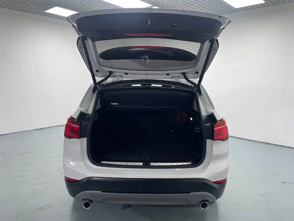 BMW X1 2018 sDrive20Li Leading Model фото 9