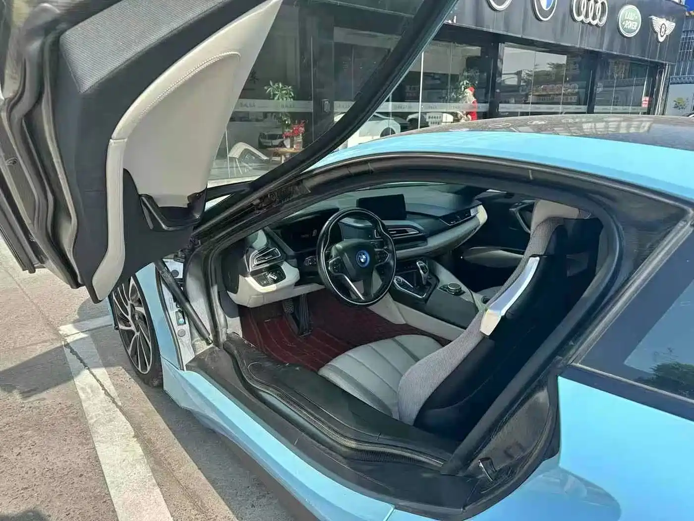 BMW i8 2014 Standard фото 4