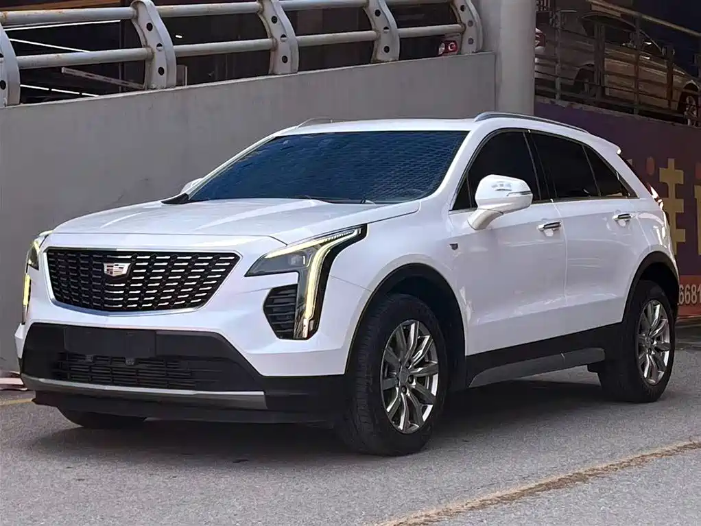 Cadillac XT4 2020 Facelift 28T 2WD Leading