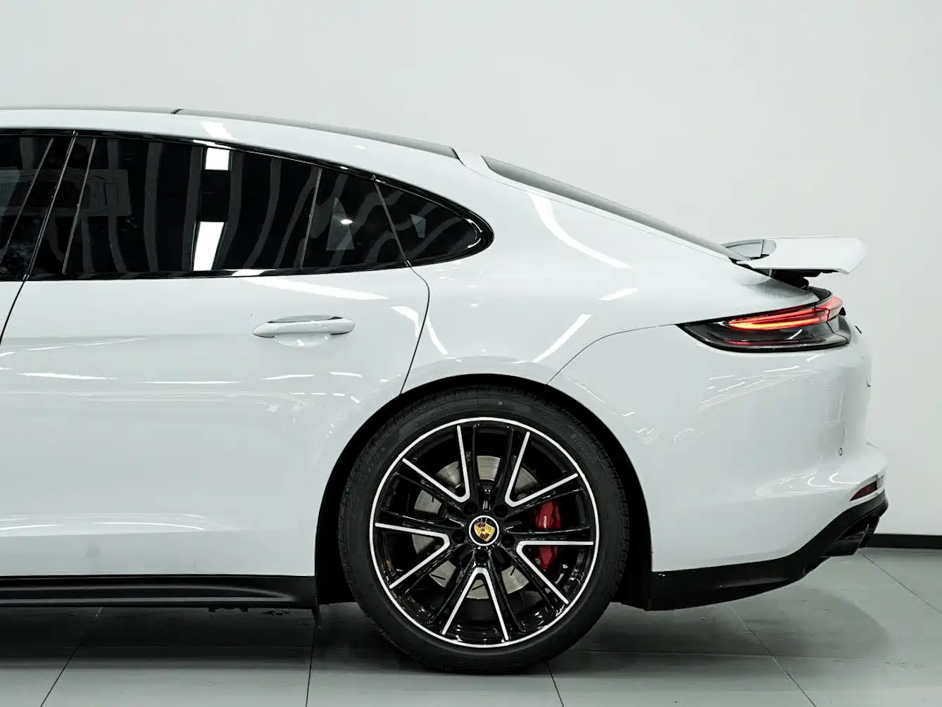 Porsche Panamera 2023 Panamera GTS 4.0T фото 10