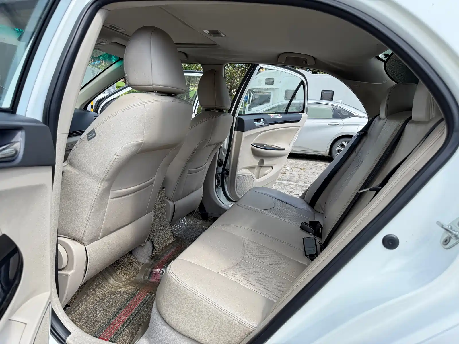 Photo 10 - BYD e5