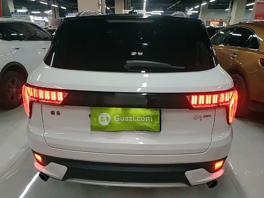 Lynk & Co 01 2017 2.0T AWD Pro фото 6