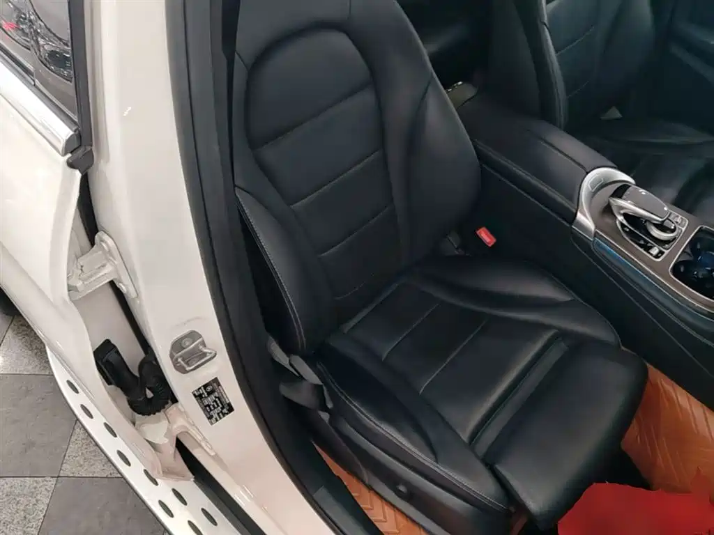 Mercedes-Benz GLC 2018 GLC 300 4MATIC Dynamic фото 25