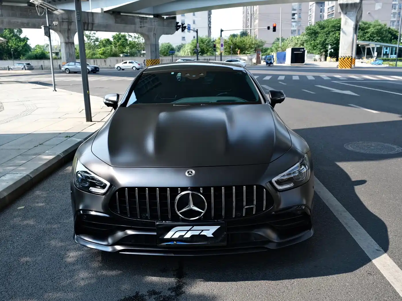 صورة 2 - Mercedes-Benz AMG GT