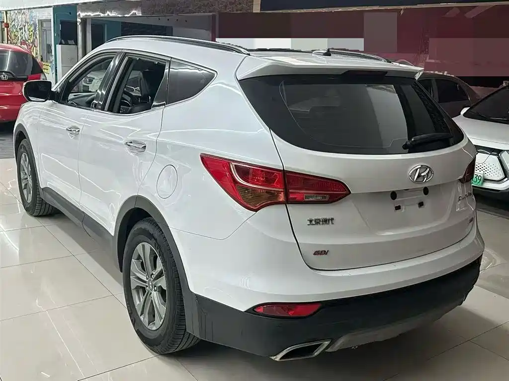 Hyundai Santa Fe 2013 Facelift 2.4L Automatic 4WD Smart фото 4