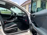 Photo 14 - Lexus IS