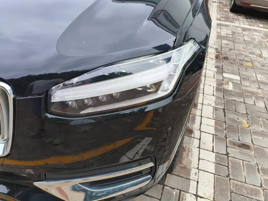 Фото 5 - Volvo XC90