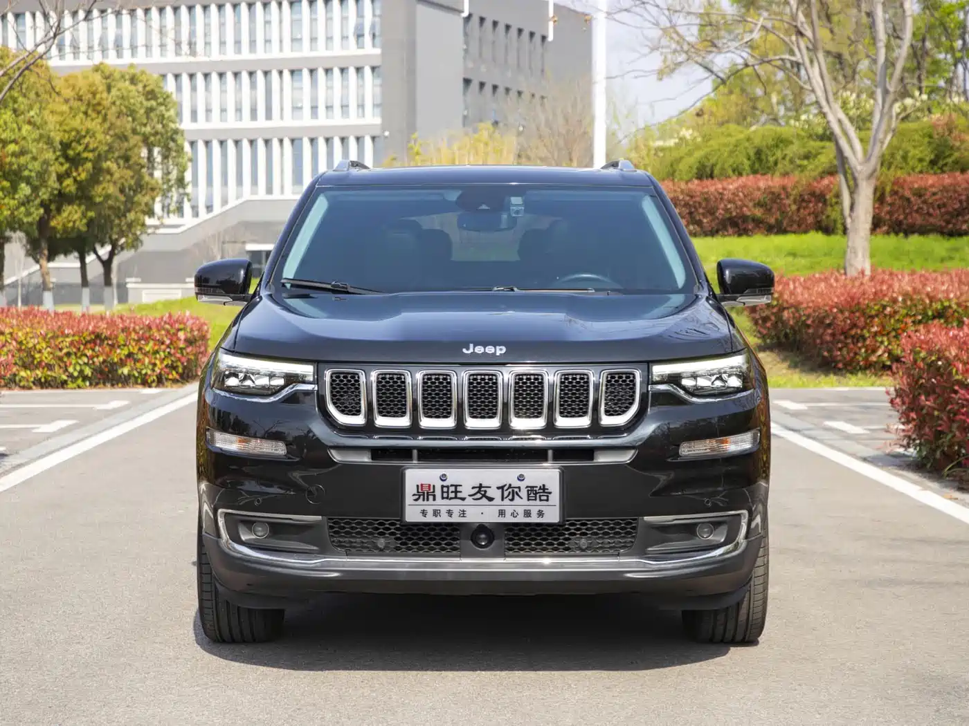 JEEP GRAND COMMANDER