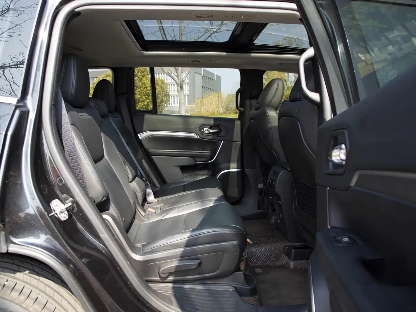 JEEP GRAND COMMANDER