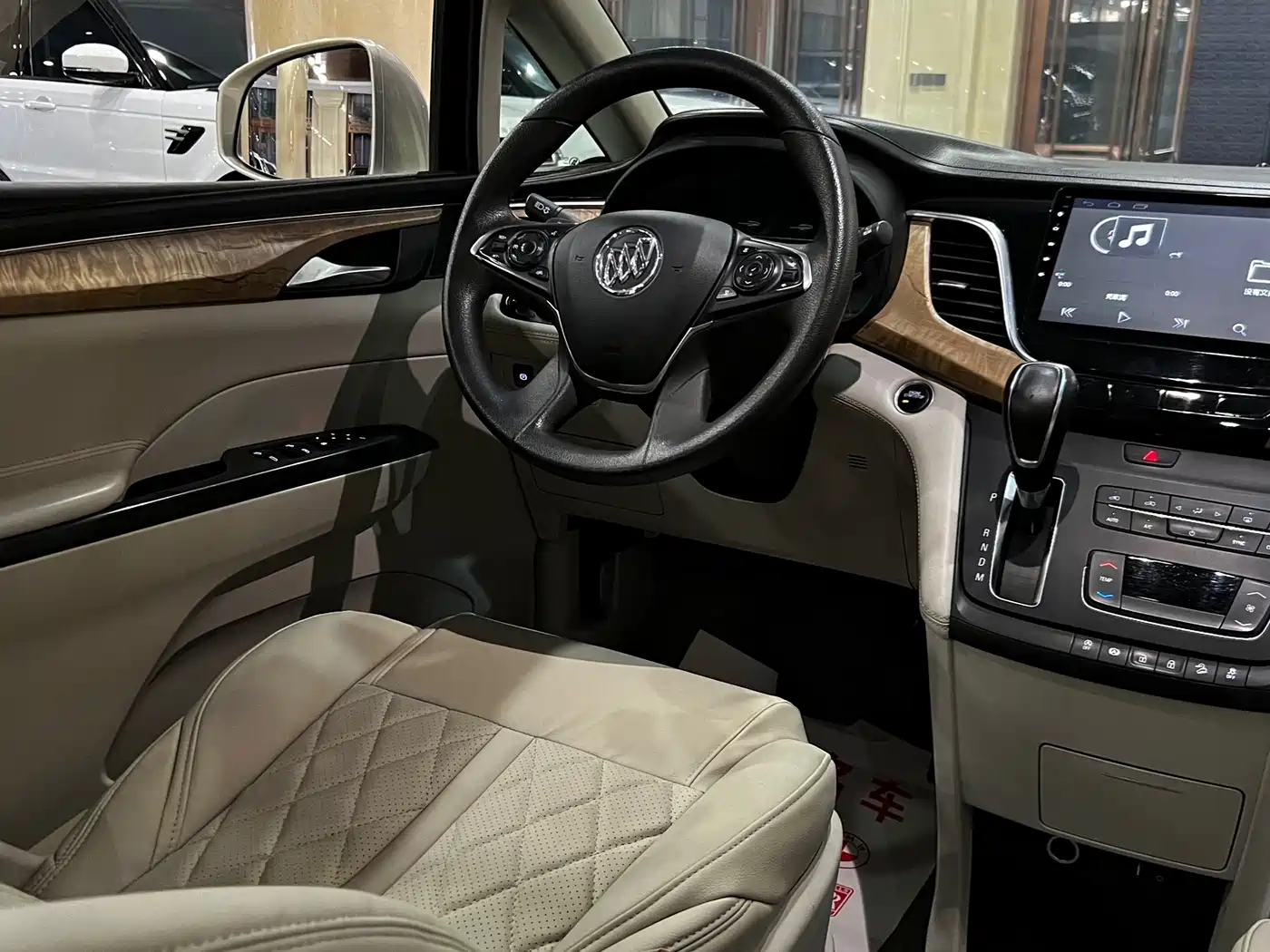 Фото 24 - Buick GL8