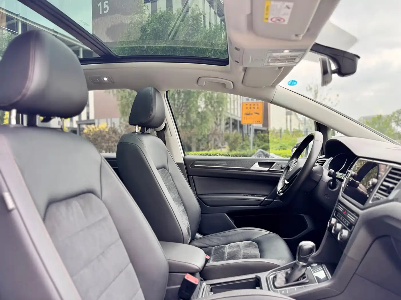 Volkswagen Golf Sportsvan 2018 280TSI Automatic Luxury фото 18