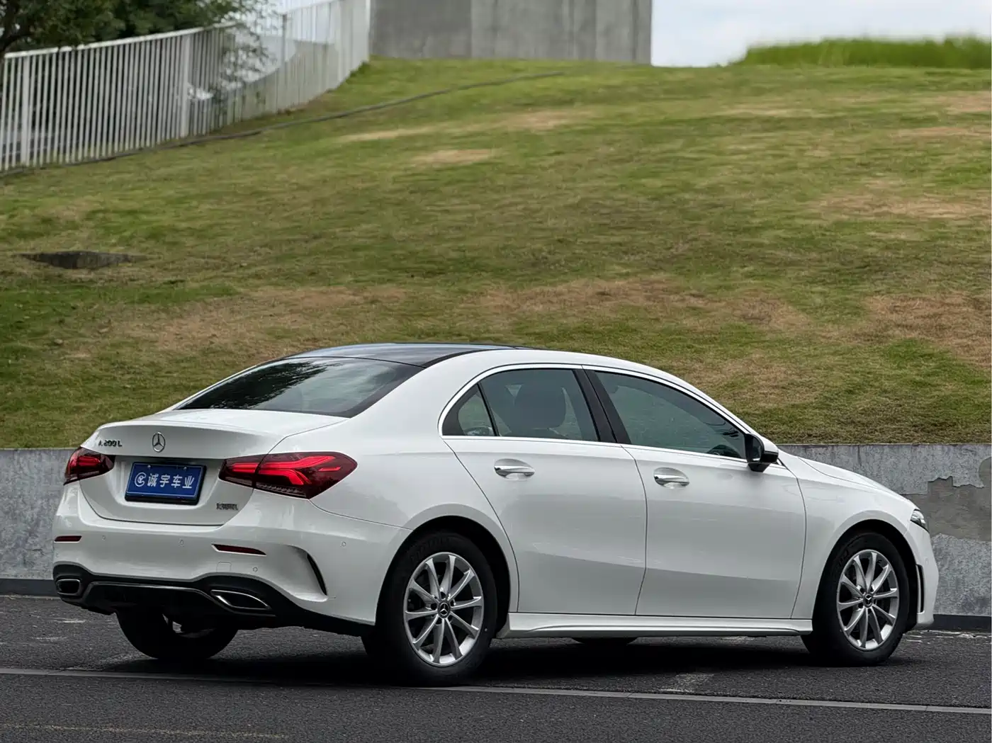 Mercedes-Benz A-Class 2021 A 200 L Sport Sedan Fashion Edition фото 16