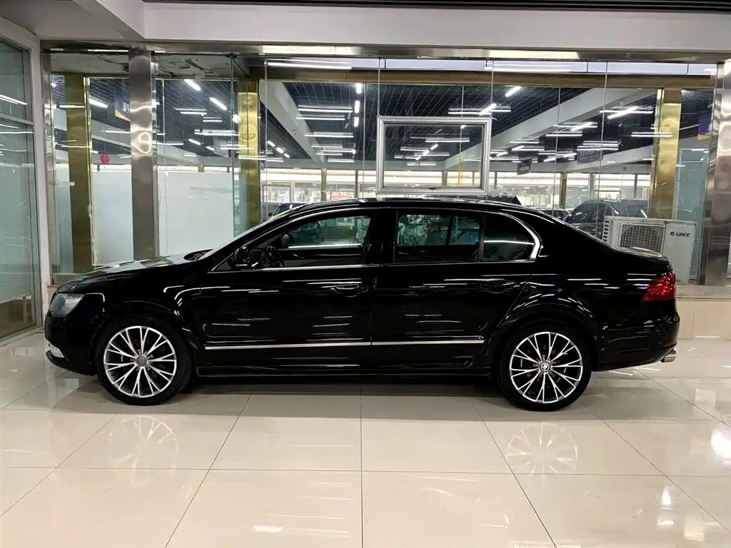 Škoda Superb 2013 1.8TSI Automatic Elite Edition фото 3