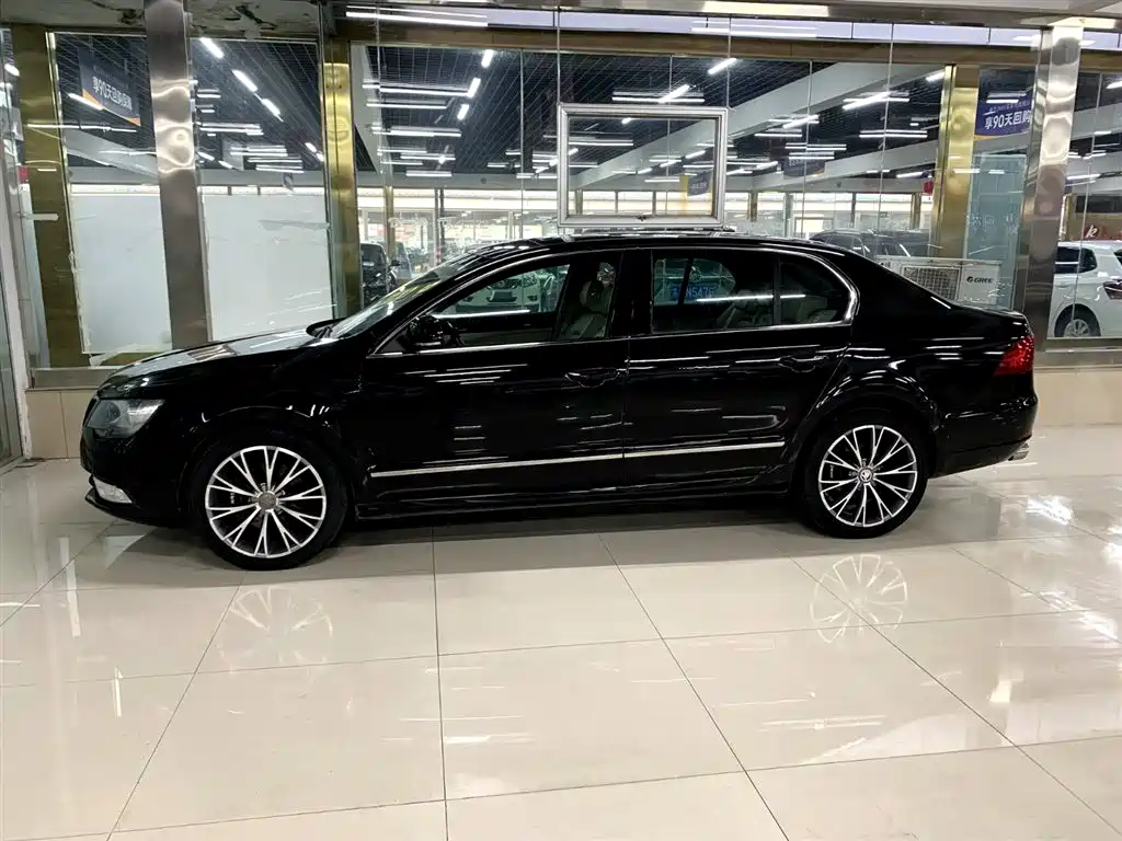Škoda Superb 2013 1.8TSI Automatic Elite Edition фото 10