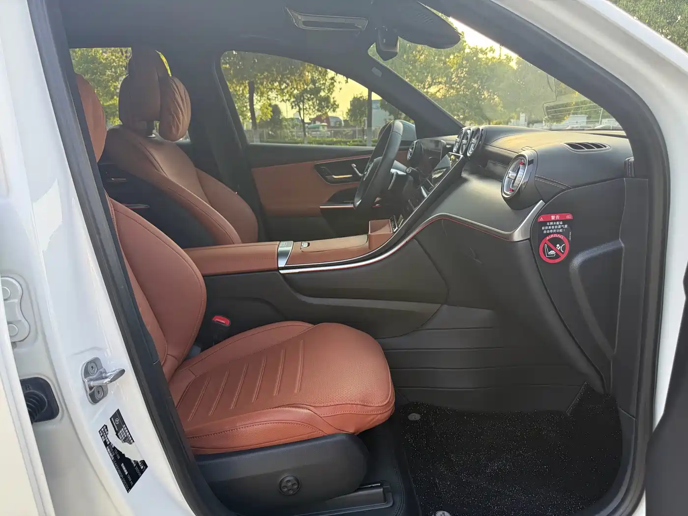 Mercedes-Benz GLC 2023 GLC 260 L 4MATIC Luxury 5-Seater фото 9