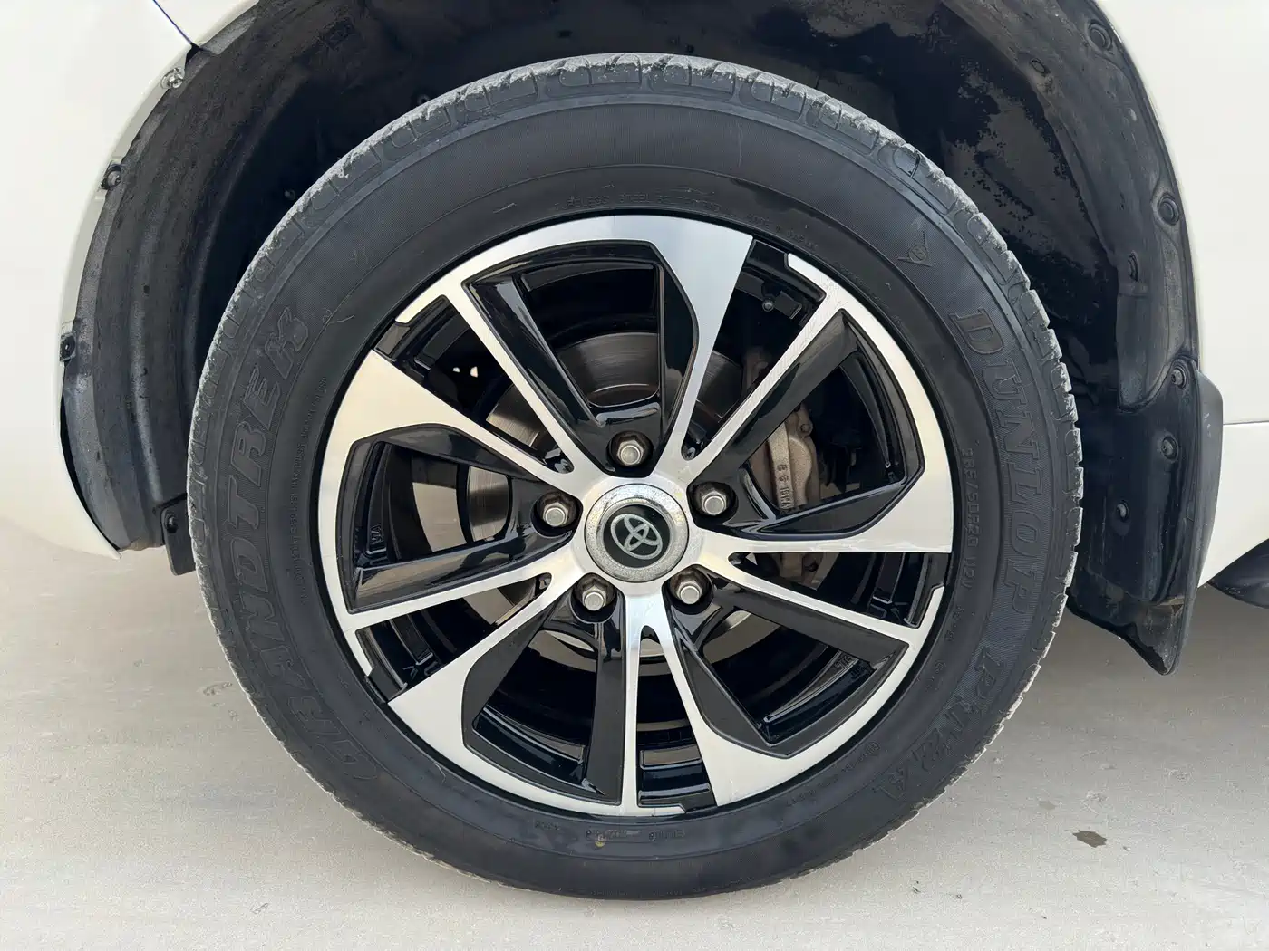 Toyota Land Cruiser 2010 Model 4.7L Automatic VX фото 18