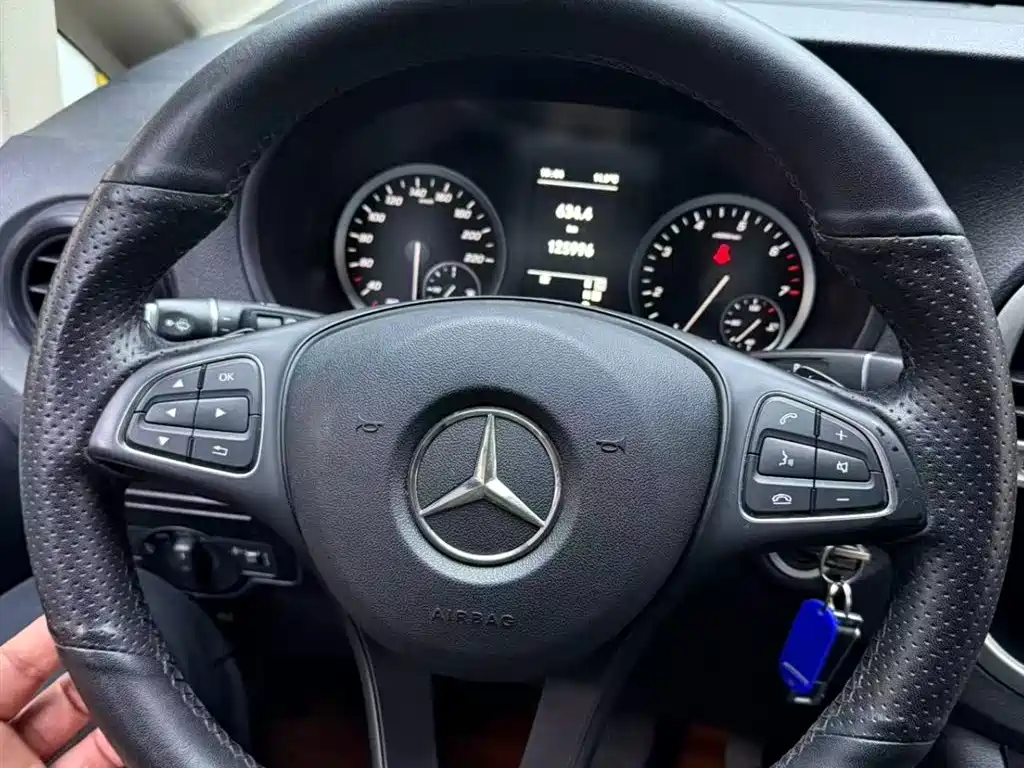 Mercedes-Benz Vito 2020 2.0T Elite Edition (7-seater) фото 10