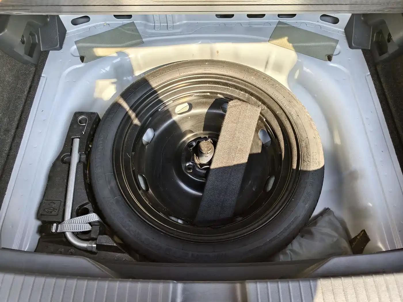 VOLKSWAGEN T ROC EXPLORING SONGS