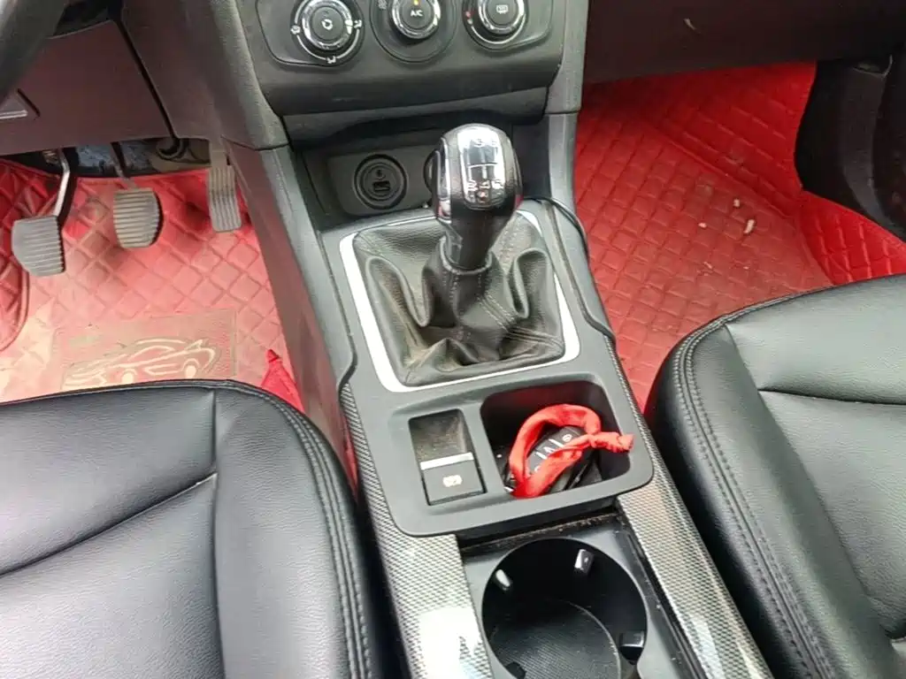 Citroën C4L 2017 2016 1.2T Manual Leading Edition