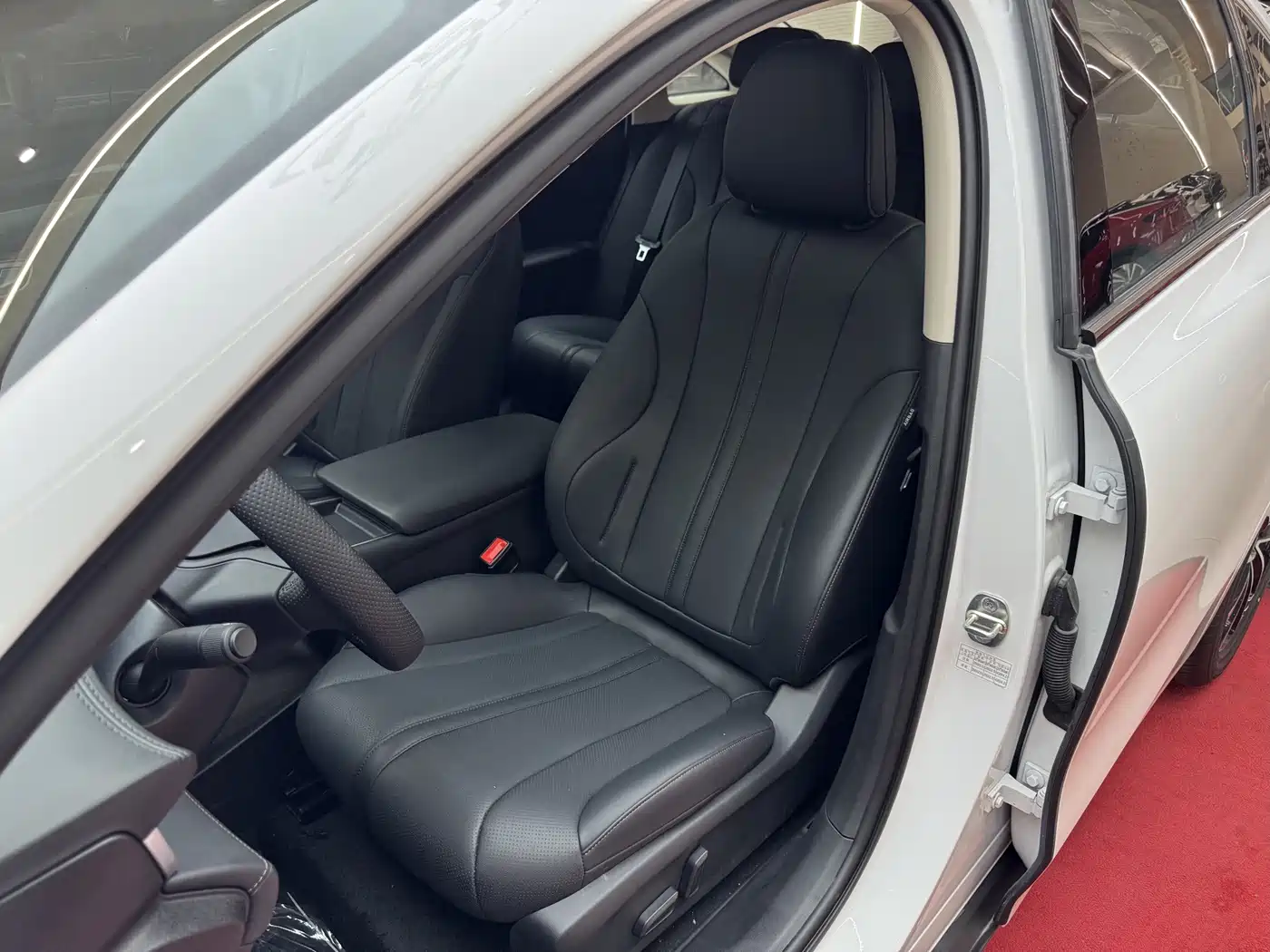Roewe D7 2026 2023 DMH 125km Beyond Edition