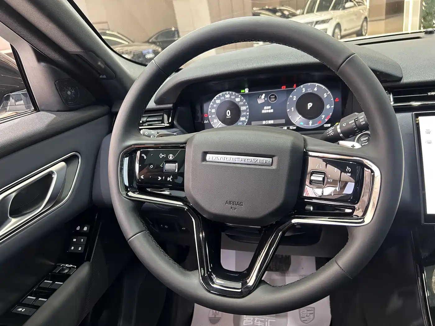 Land Rover Range Rover Velar 2026 Model 250PS S фото 13