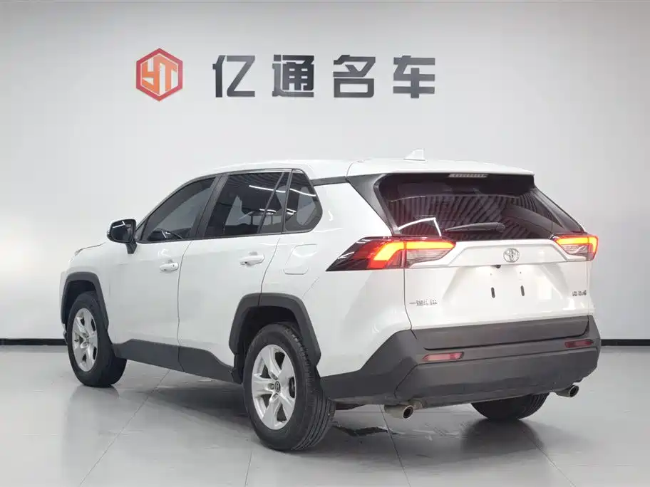 Toyota RAV4 Rongfang 2022 2.0L CVT 2WD Urban Edition фото 17