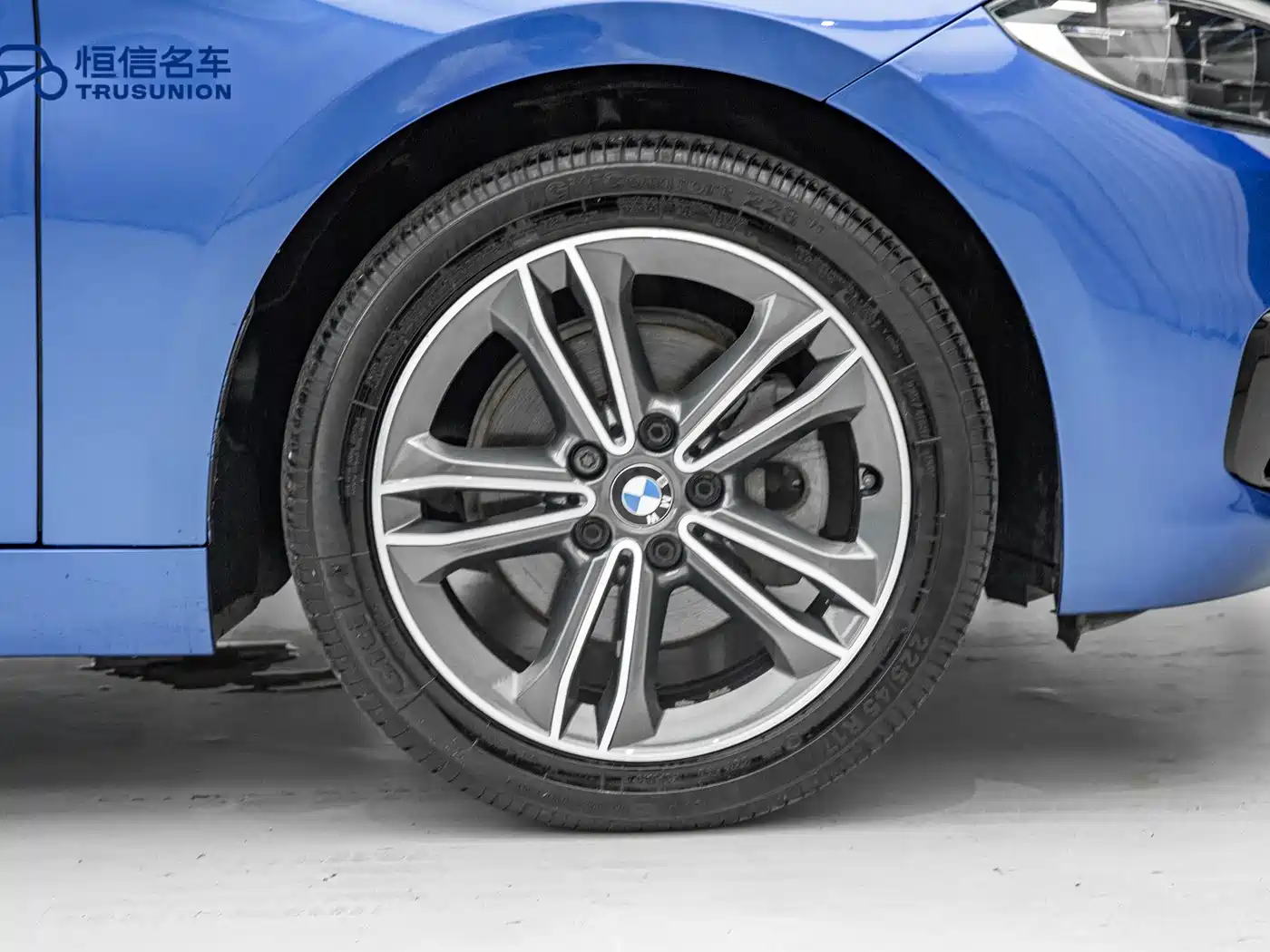 BMW 1 Series 2017 118i Sport фото 20
