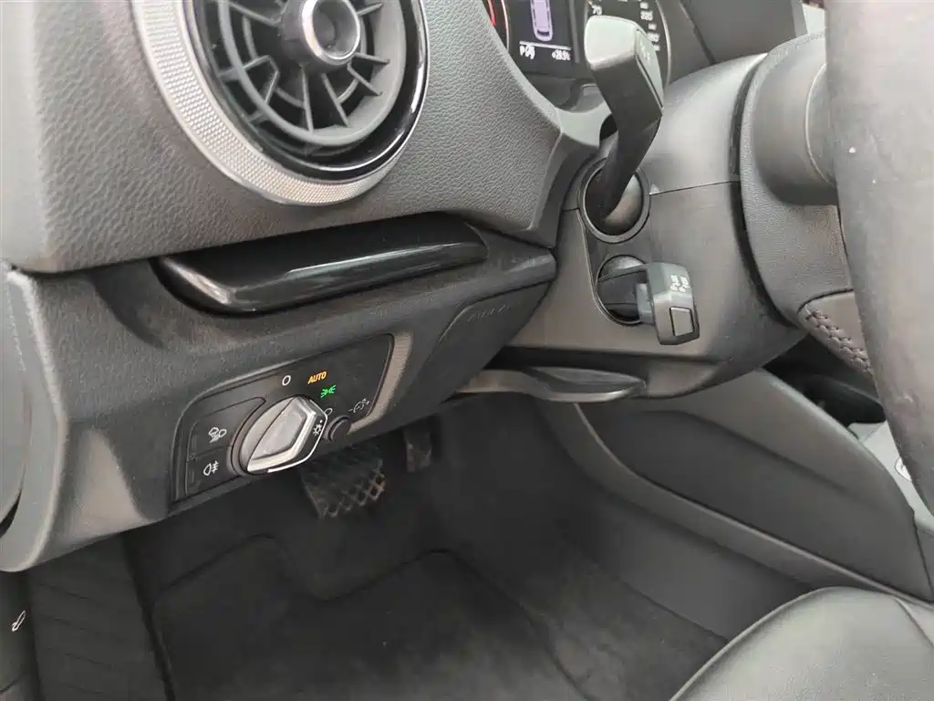 Audi A3 2019 Sportback 35 TFSI Fashion China VI фото 11