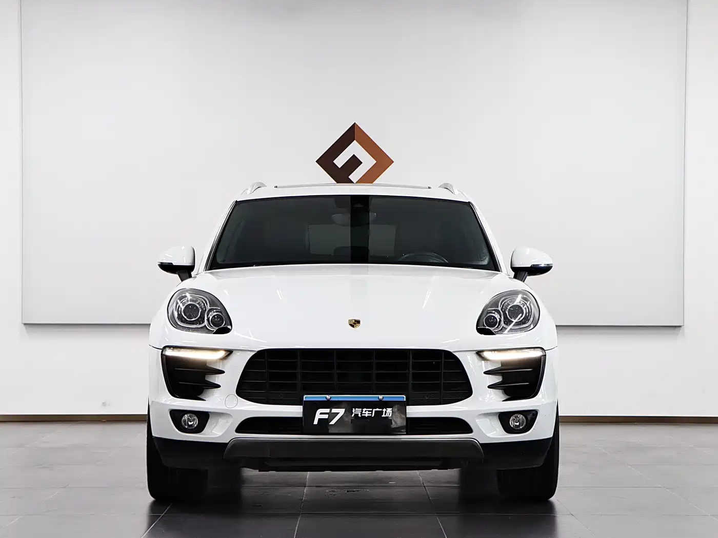 Porsche Macan 2017 Macan 2.0T фото 2