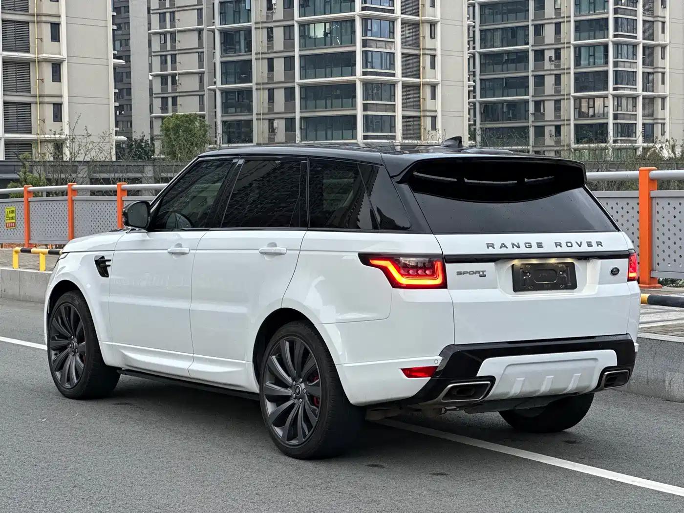 Land Rover Range Rover Sport 2020 3.0 L6 HSE DYNAMIC фото 17