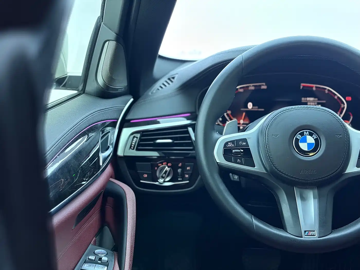 BMW 5 Series 2020 530Li Exclusive M Sport Package фото 21