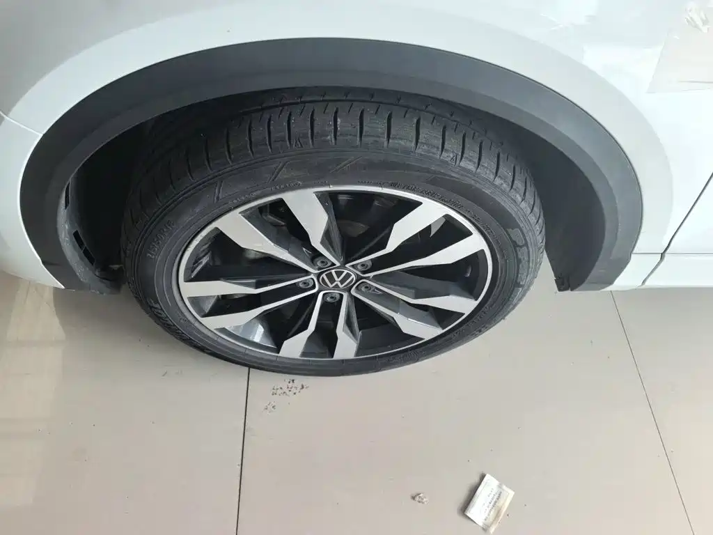 Фото 25 - Volkswagen T-ROC