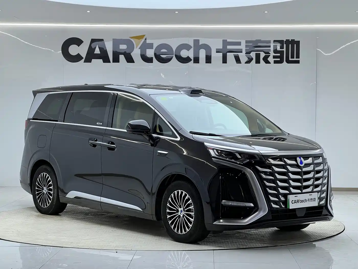 Denza D9 2025 2025 Model DM-i Smart Drive Edition 1020 AWD Flagship