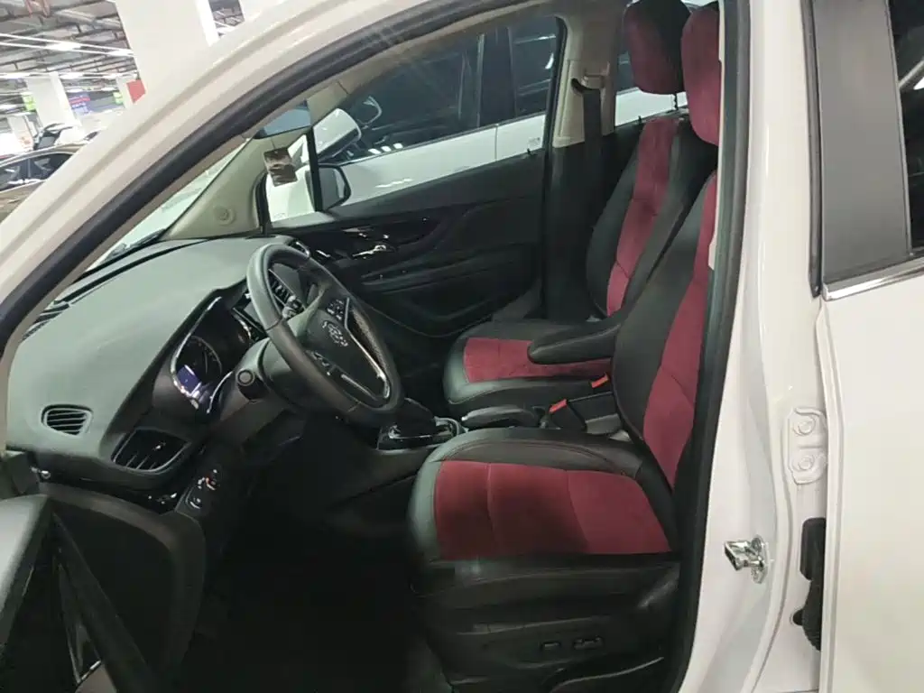 Фото 15 - Buick Encore