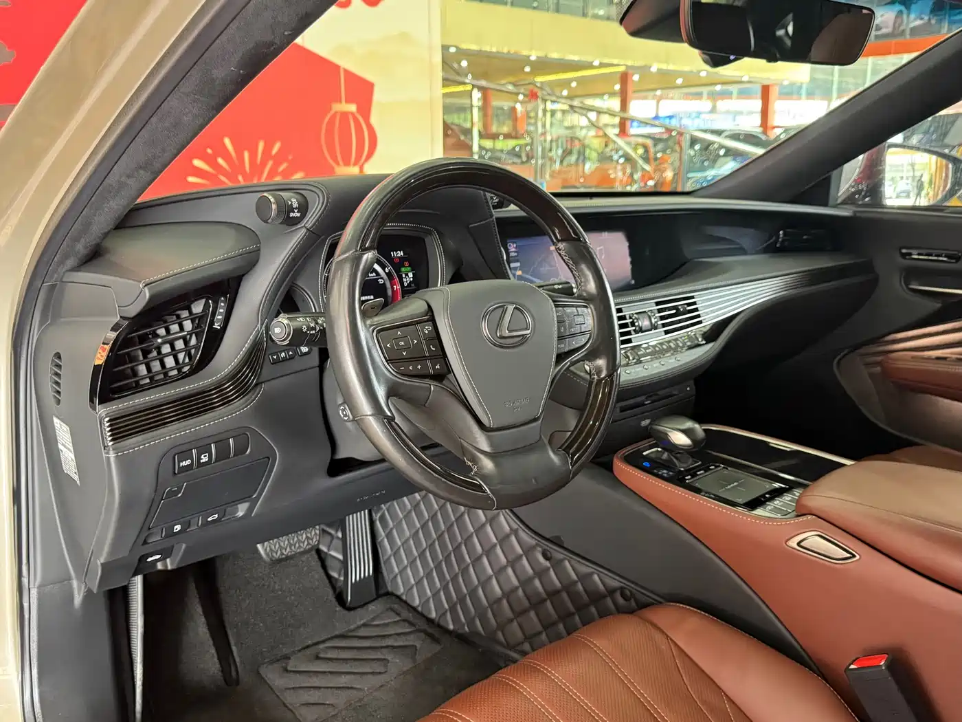 Lexus LS 2018 500h Executive Edition China V фото 8