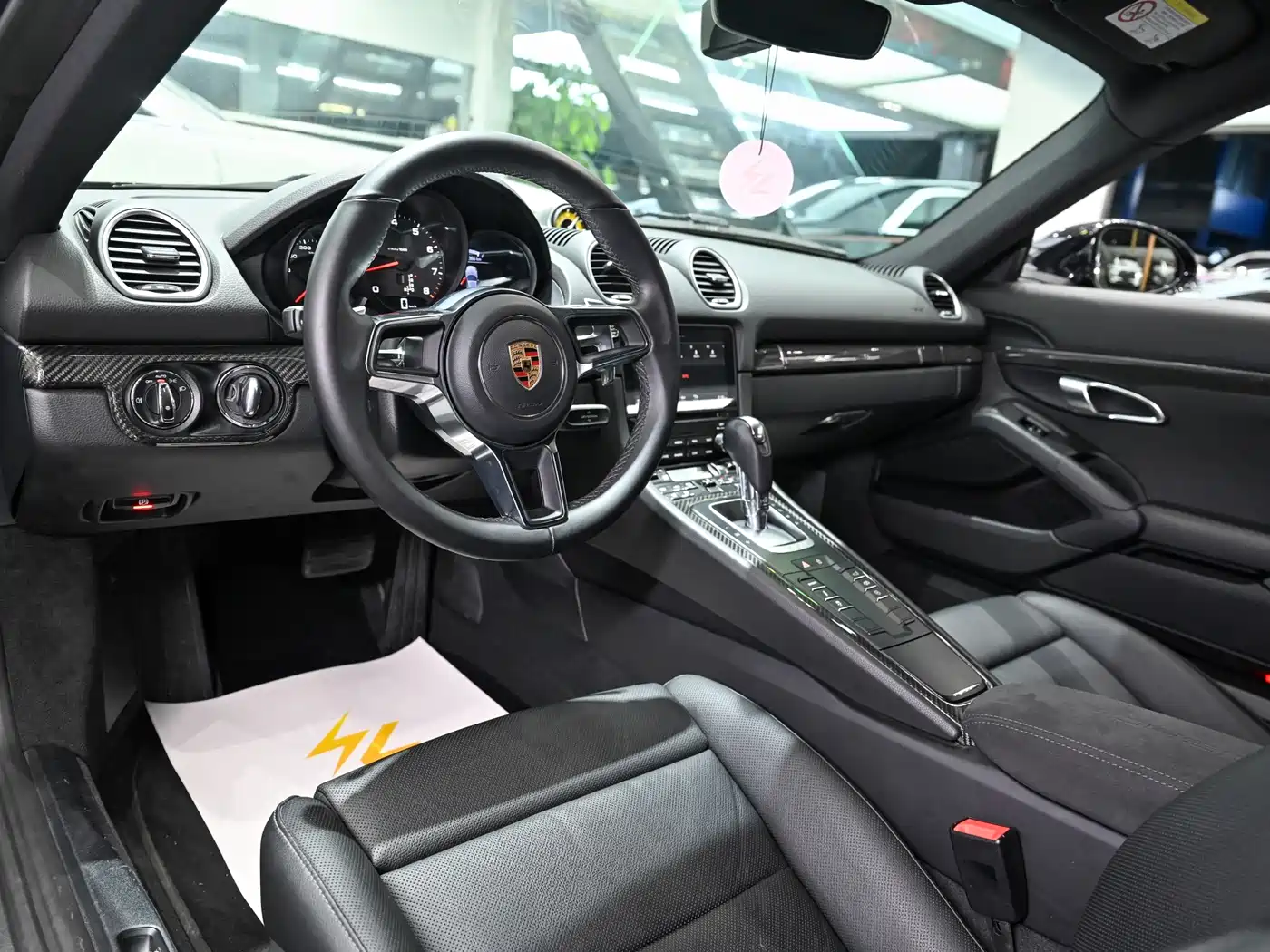 Porsche 718 2018 Cayman 2.0T фото 8
